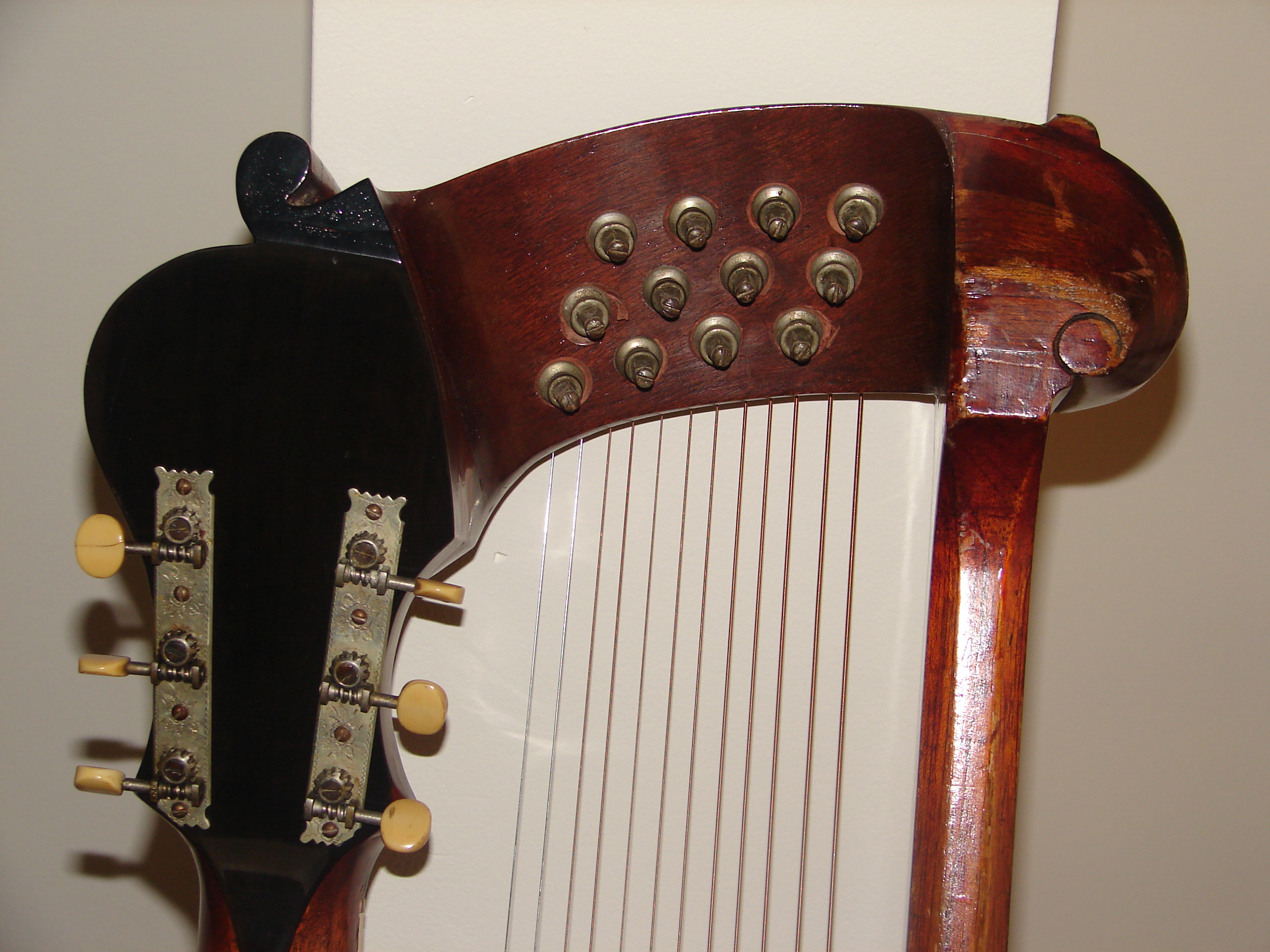 1906 Gibson Harp Guitar with 12 subbass strings at Harp Guitar Music